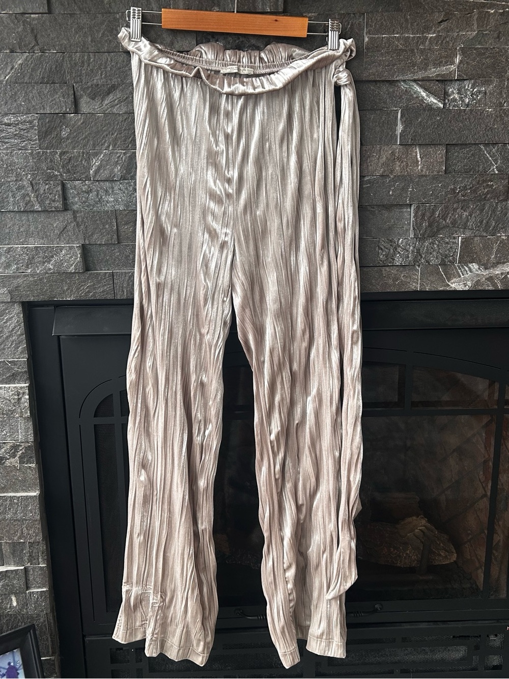 Zara Trafaluc Pleated Velvet Pants - Picture 1 of 6
